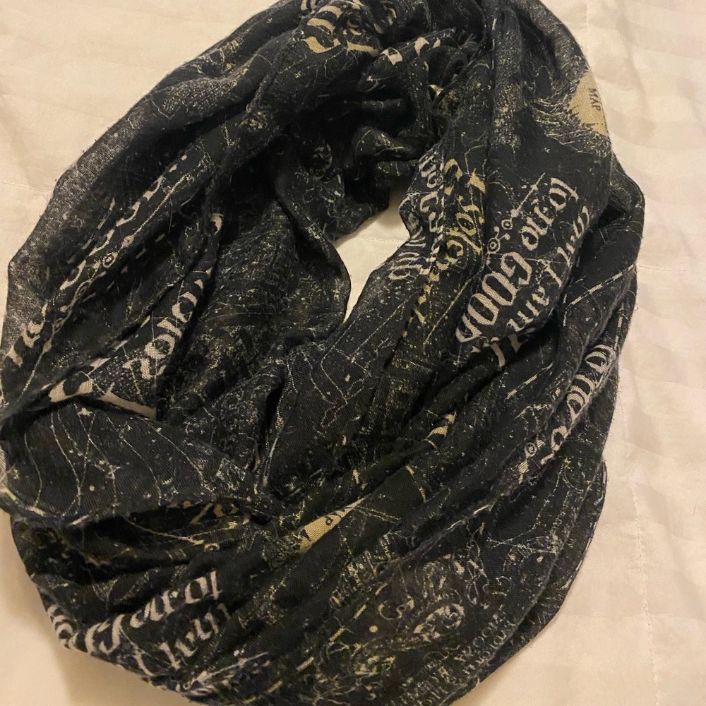 Harry Potter themed infinity scarf marauder's‎ map black and gold
